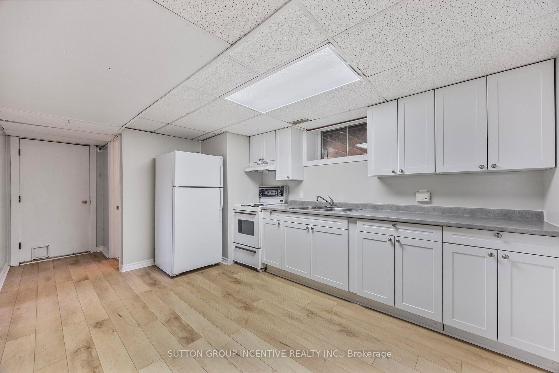 Photo 25 of 12 Roslyn Road, Barrie, Wellington — HOMEH