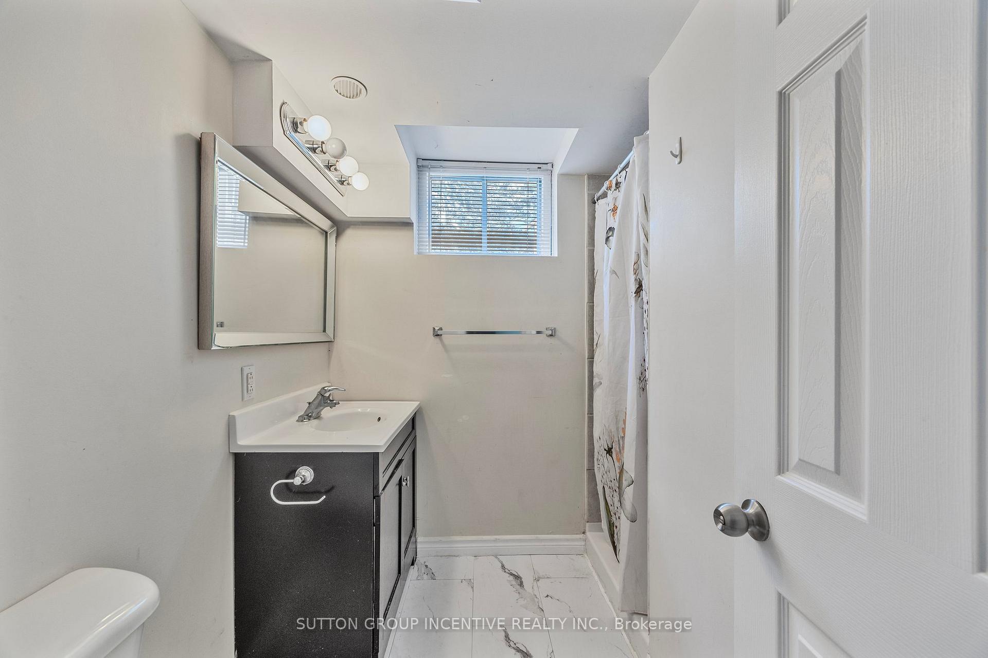 Photo 27 of 12 Roslyn Road, Barrie, Wellington — HOMEH