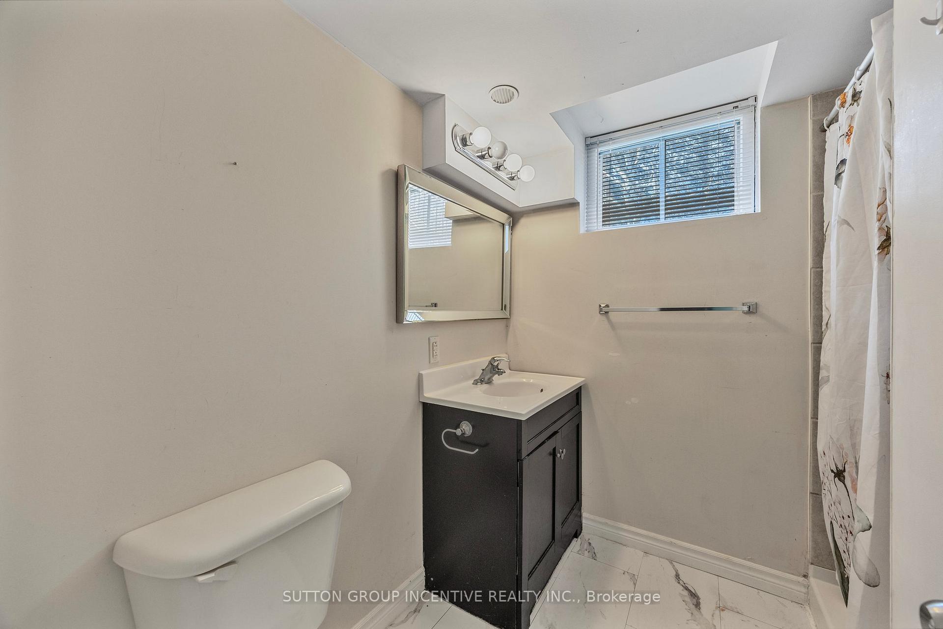 Photo 28 of 12 Roslyn Road, Barrie, Wellington — HOMEH