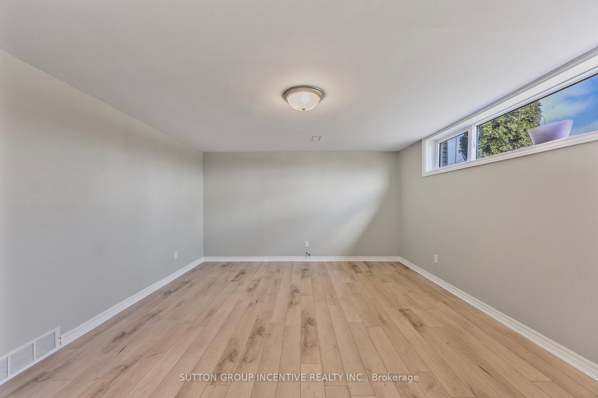 Photo 31 of 12 Roslyn Road, Barrie, Wellington — HOMEH
