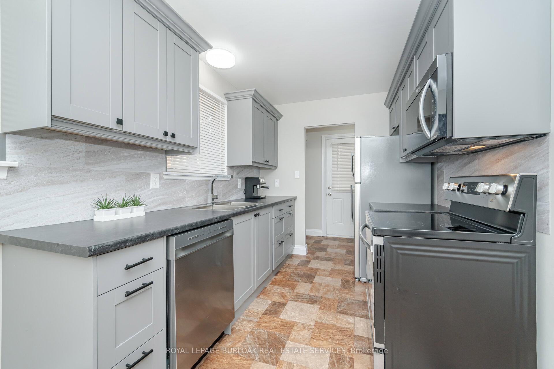 Photo 7 of 19 Juniper Crescent, Brampton, Northgate — HOMEH