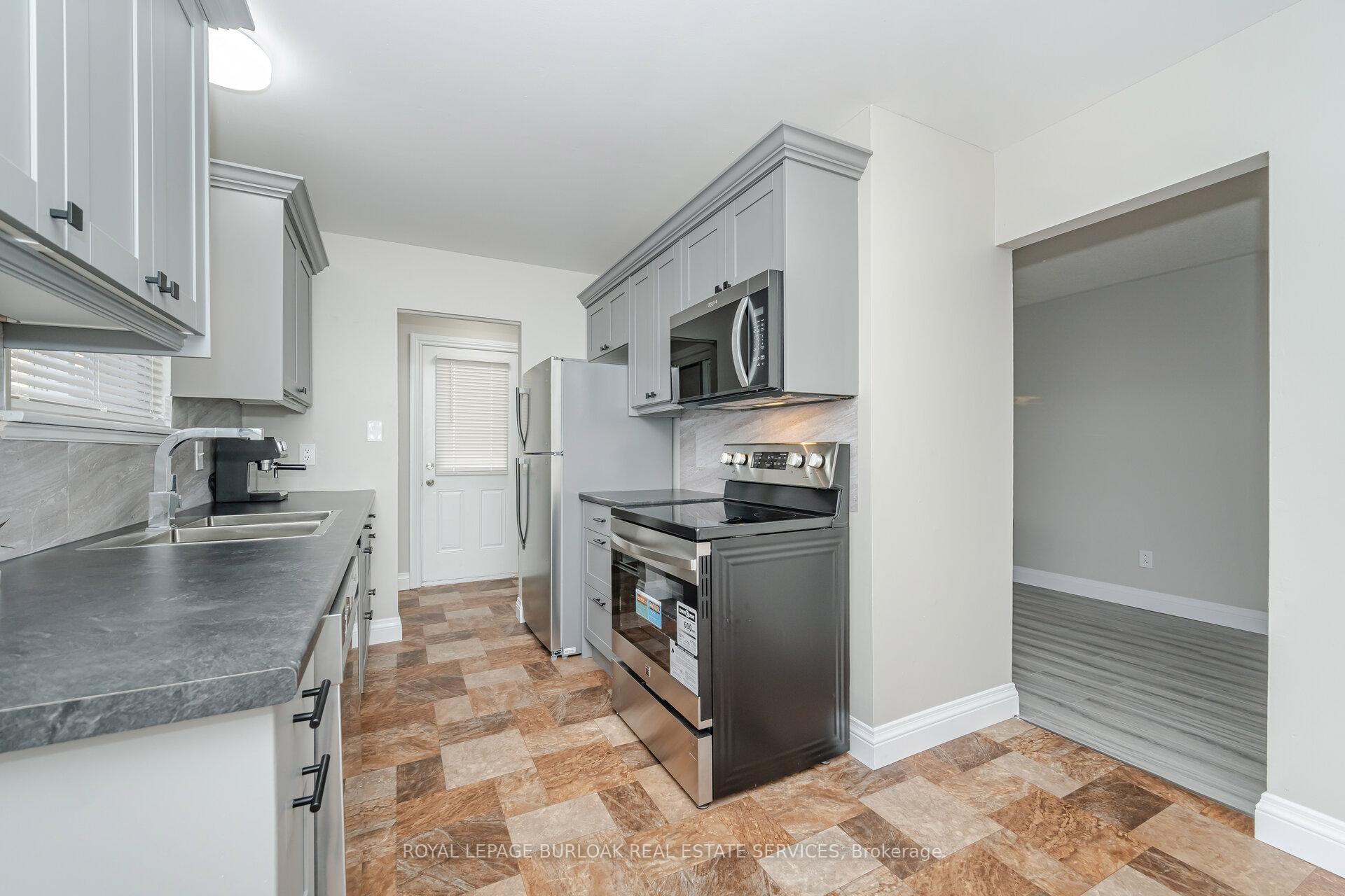 Photo 8 of 19 Juniper Crescent, Brampton, Northgate — HOMEH
