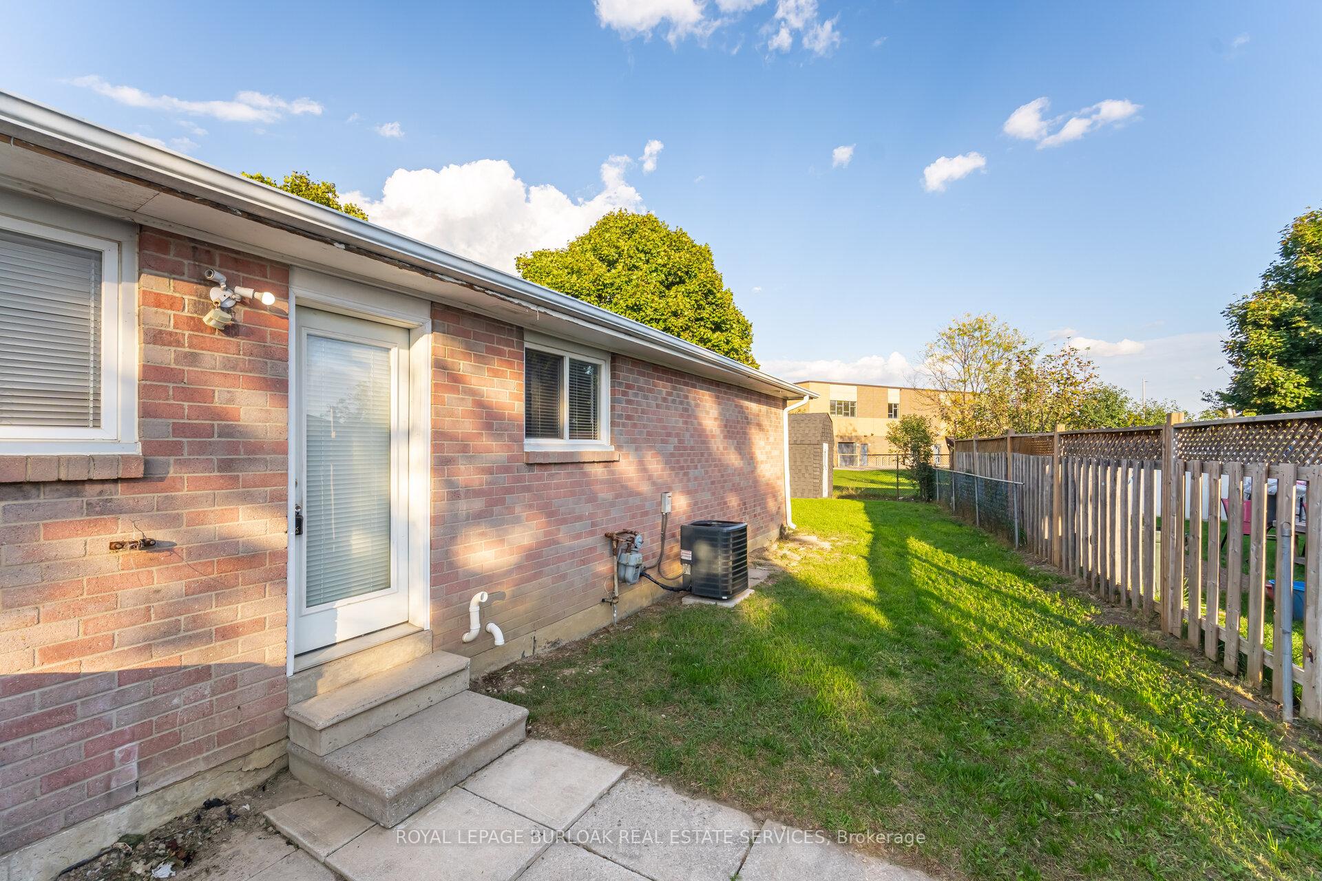Photo 33 of 19 Juniper Crescent, Brampton, Northgate — HOMEH