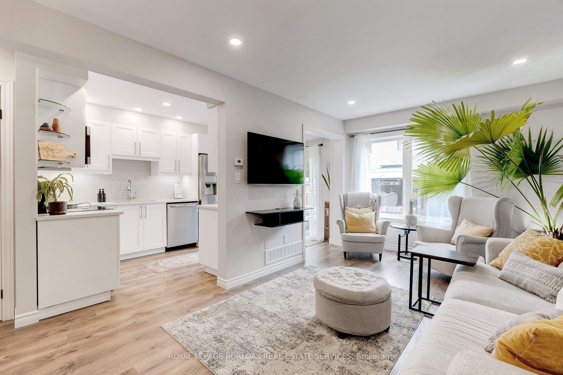 Photo 7 of 1367 Tobyn Drive, Burlington, Tansley — HOMEH