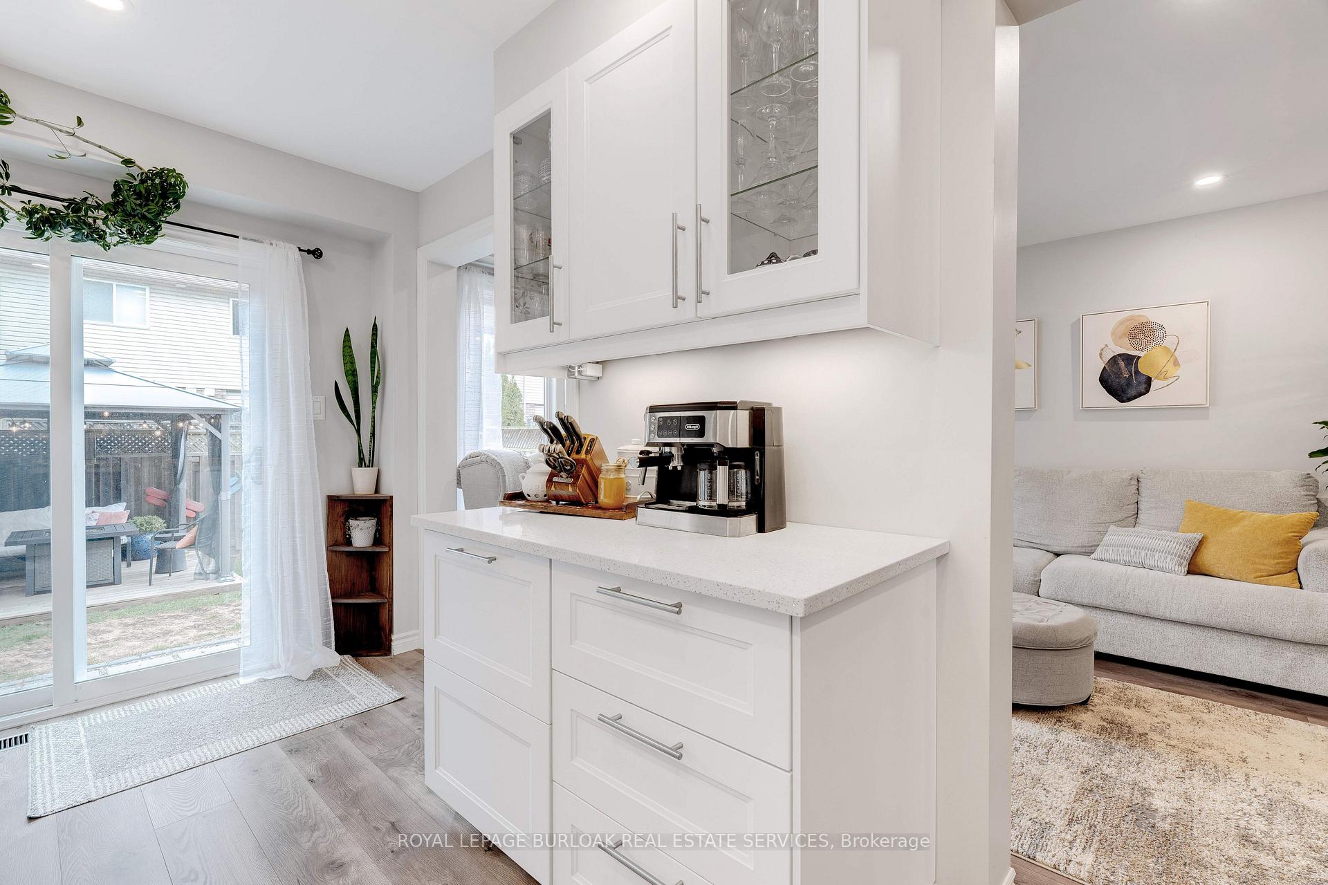 Photo 14 of 1367 Tobyn Drive, Burlington, Tansley — HOMEH