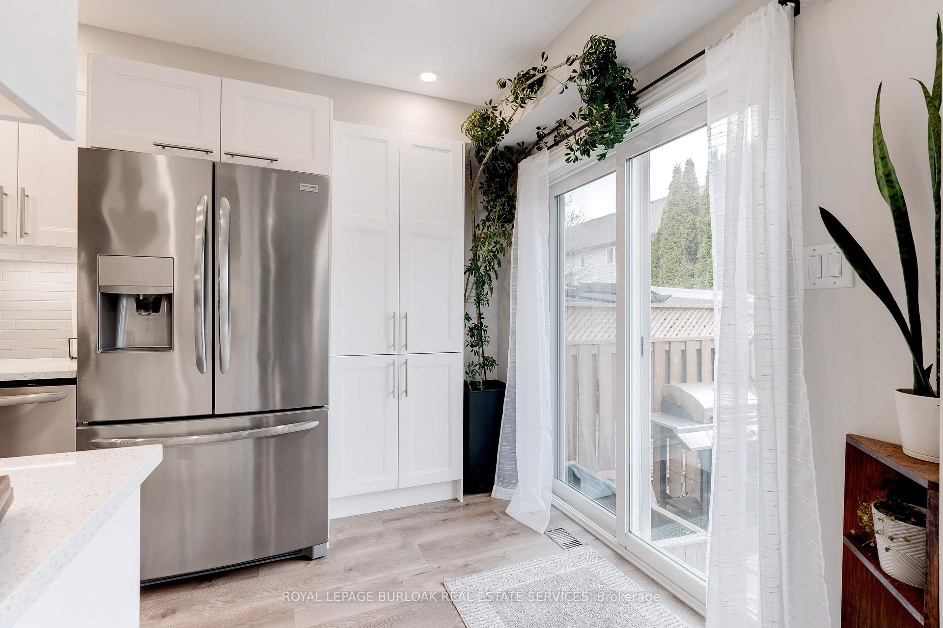 Photo 15 of 1367 Tobyn Drive, Burlington, Tansley — HOMEH