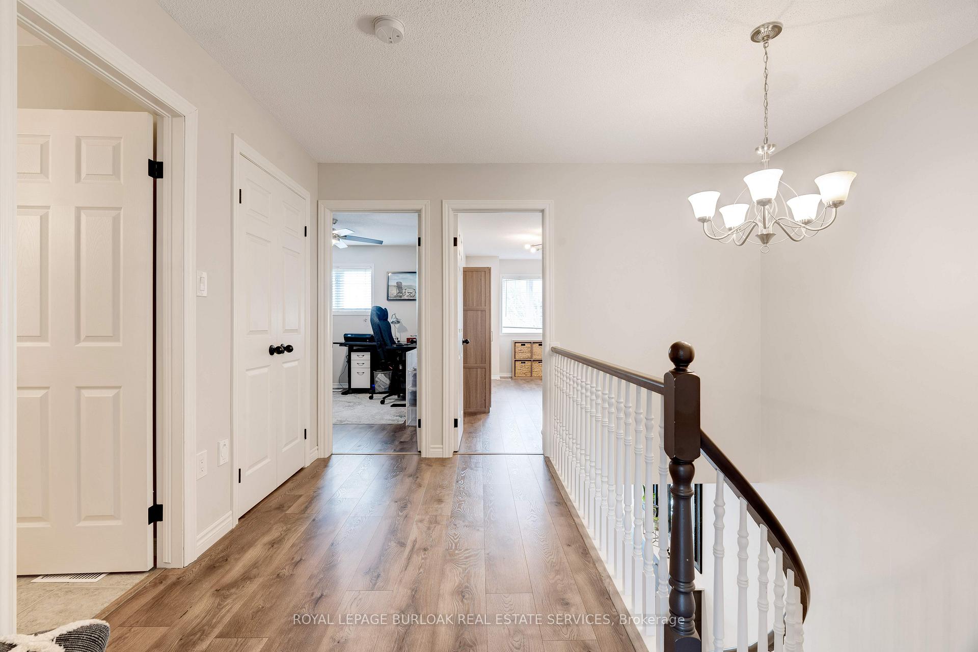 Photo 17 of 1367 Tobyn Drive, Burlington, Tansley — HOMEH