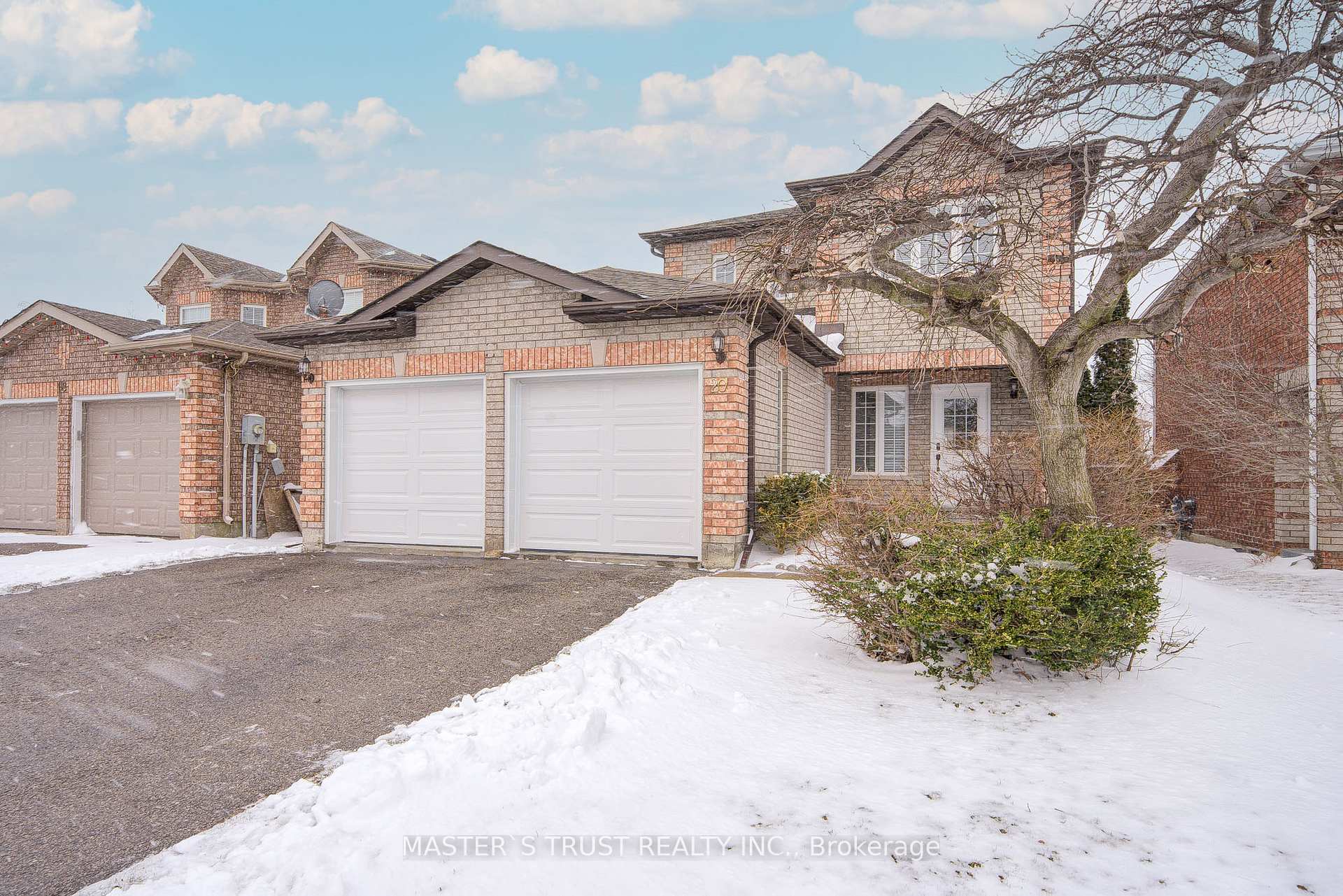 Photo 2 of 20 Red Oak Drive, Barrie, Holly — HOMEH