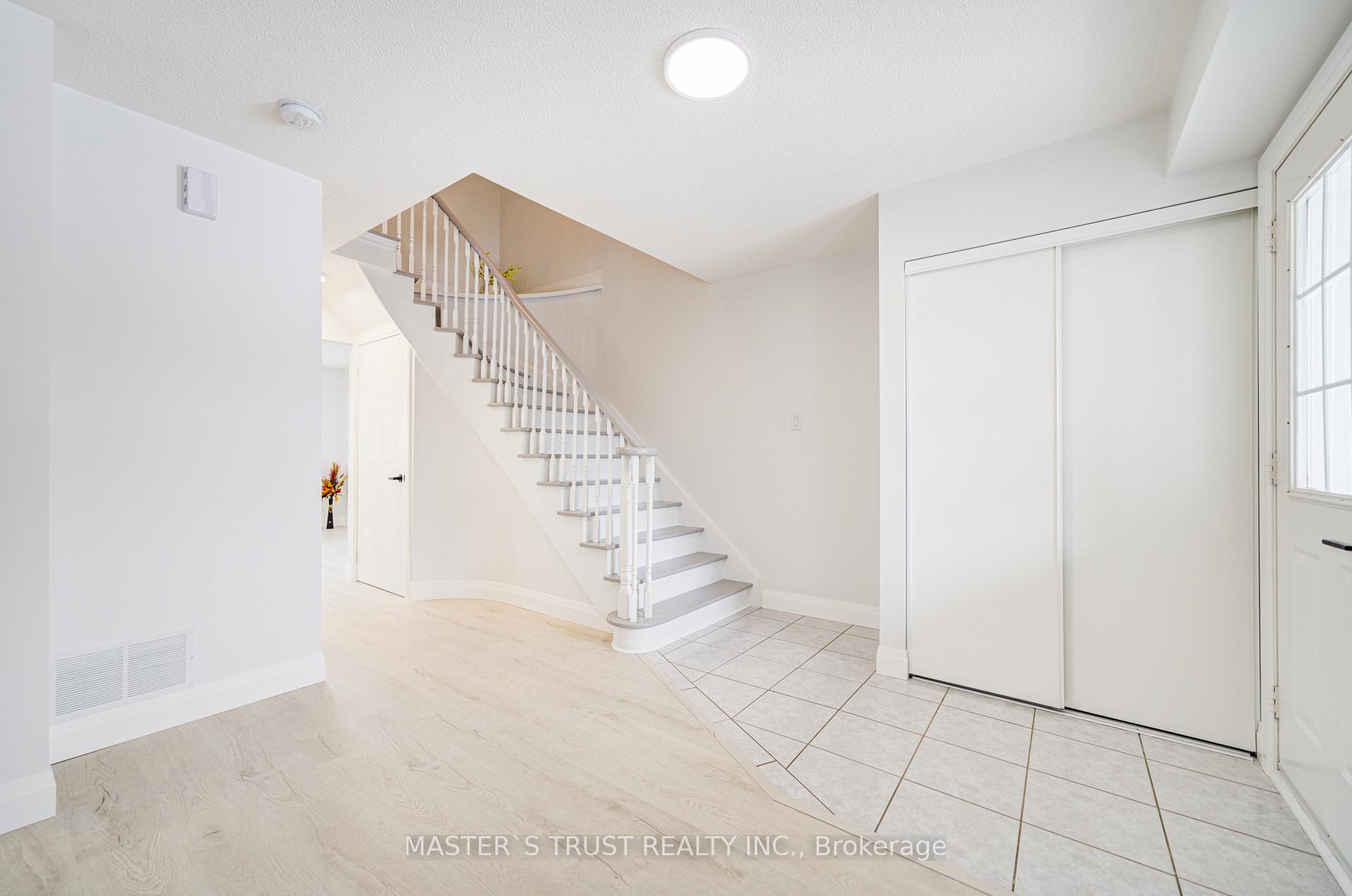 Photo 7 of 20 Red Oak Drive, Barrie, Holly — HOMEH