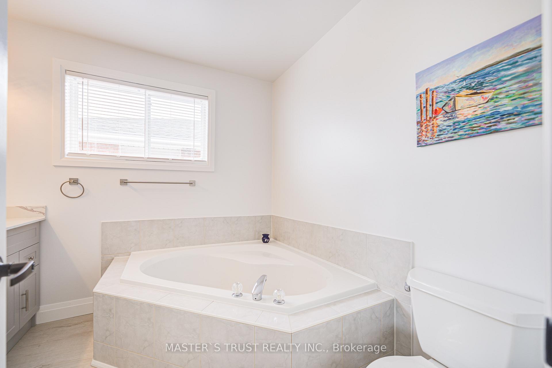 Photo 24 of 20 Red Oak Drive, Barrie, Holly — HOMEH