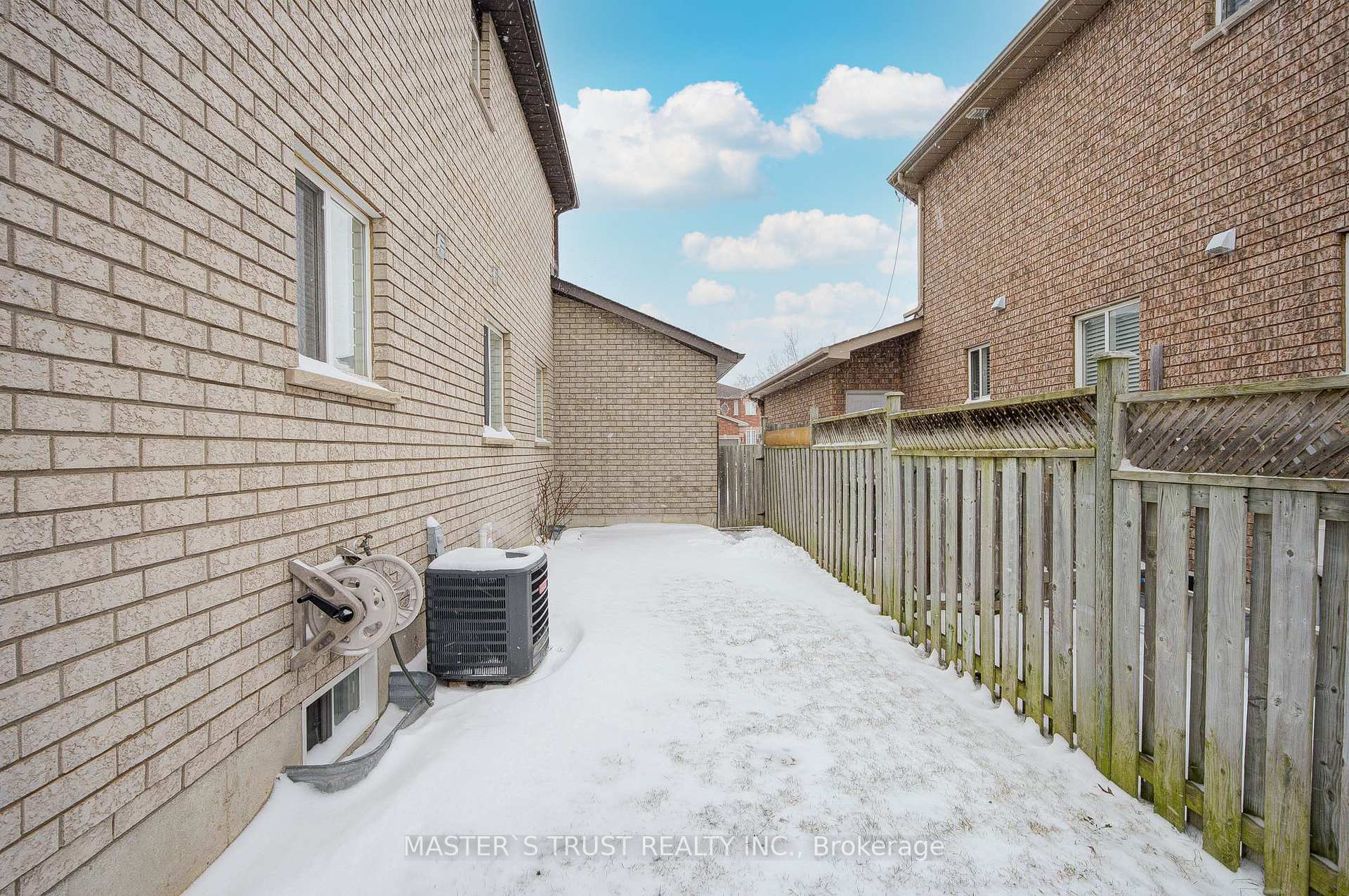 Photo 35 of 20 Red Oak Drive, Barrie, Holly — HOMEH