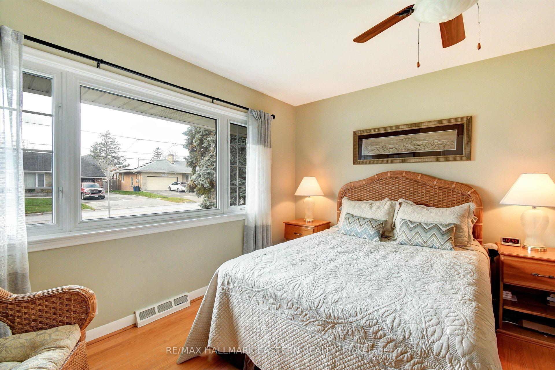 Photo 20 of 827 Somerville Street, Oshawa, Northglen — HOMEH