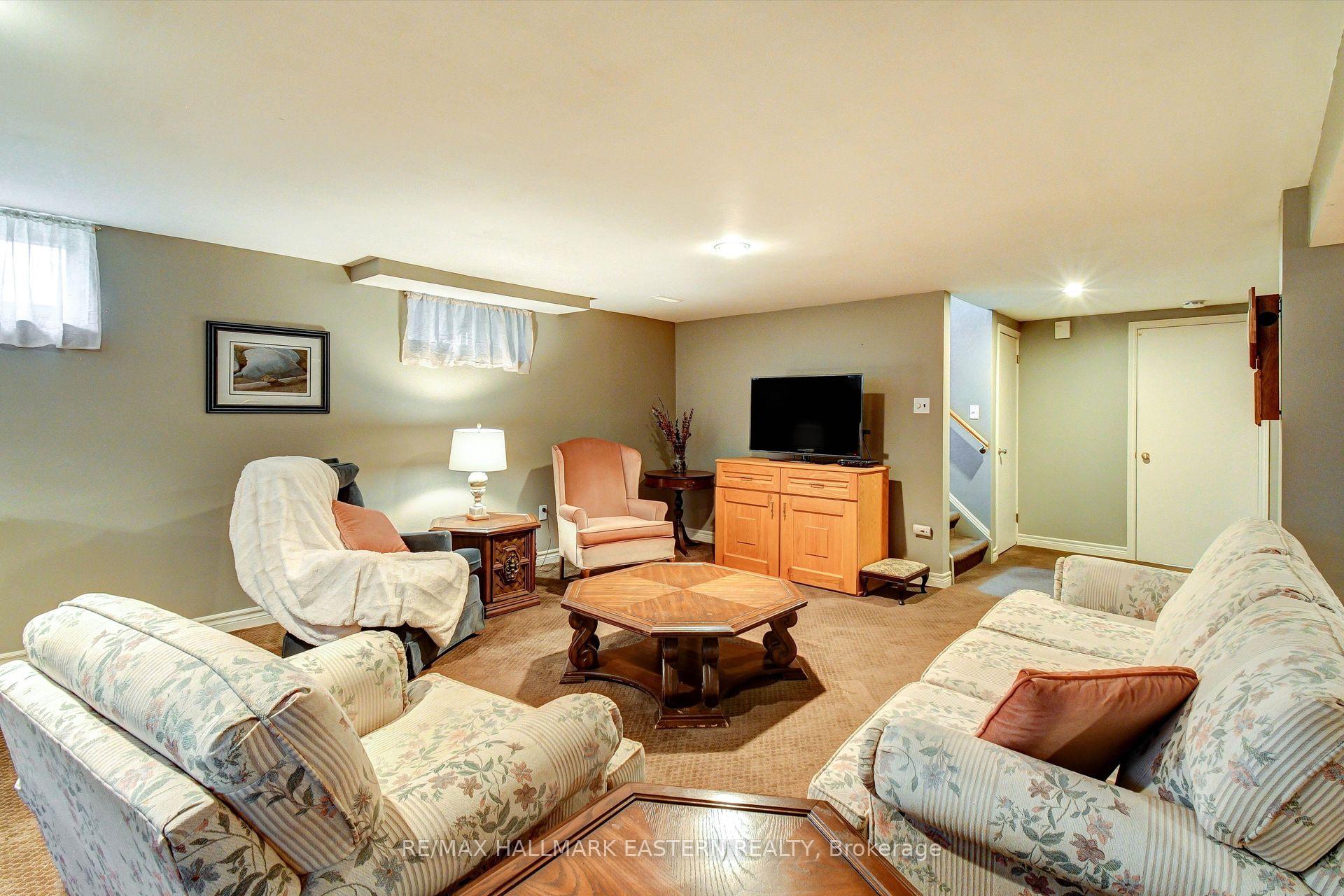 Photo 23 of 827 Somerville Street, Oshawa, Northglen — HOMEH