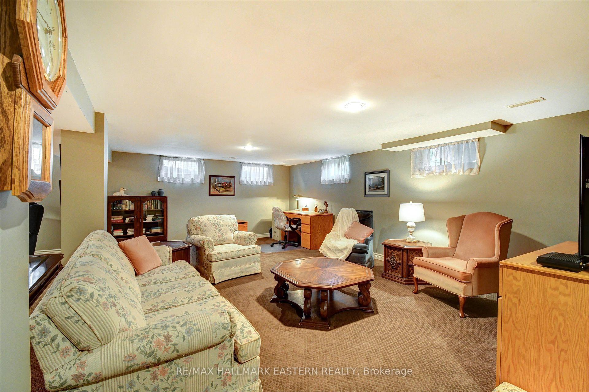 Photo 25 of 827 Somerville Street, Oshawa, Northglen — HOMEH