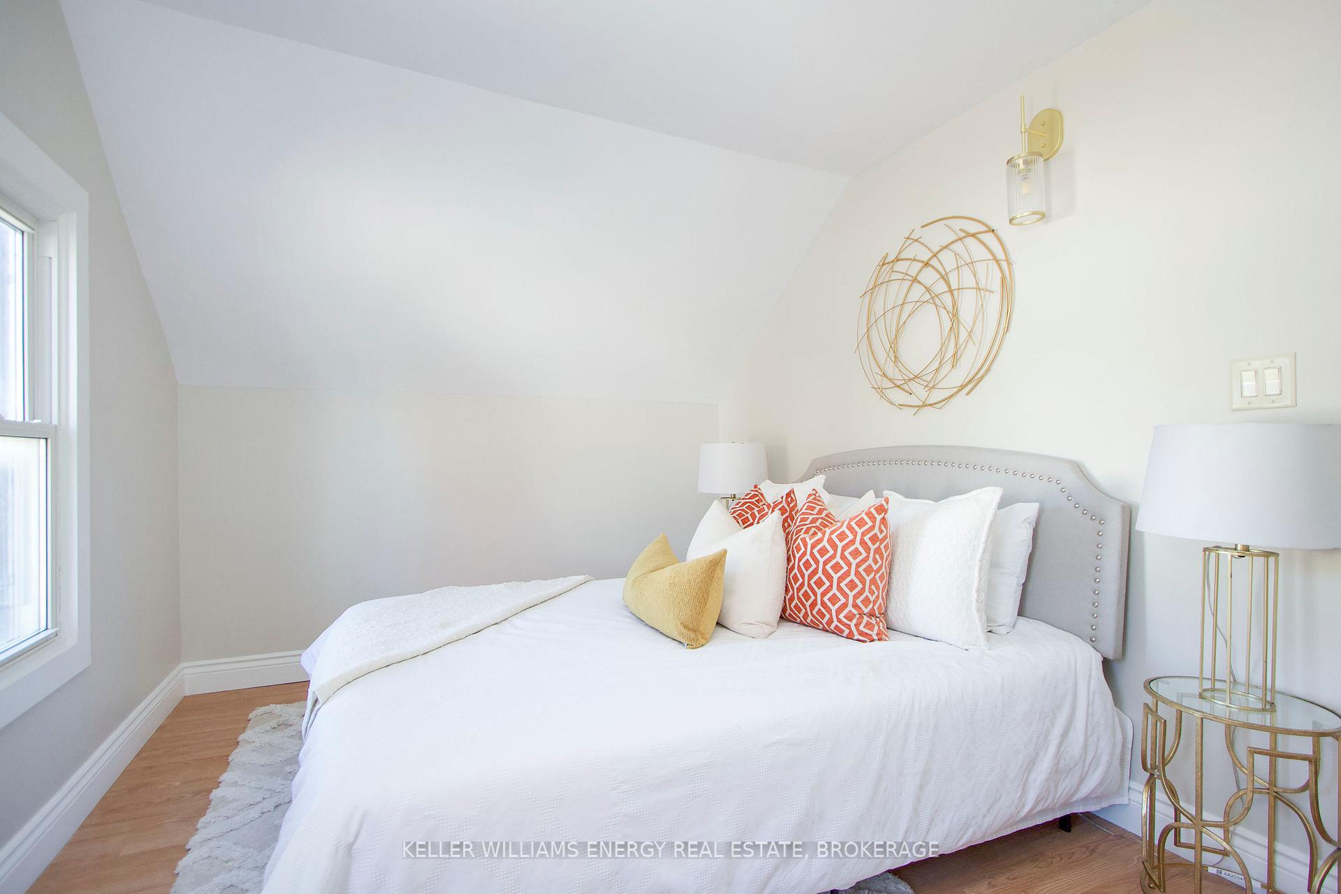 Photo 11 of 894 Robson Street, Oshawa, Lakeview — HOMEH