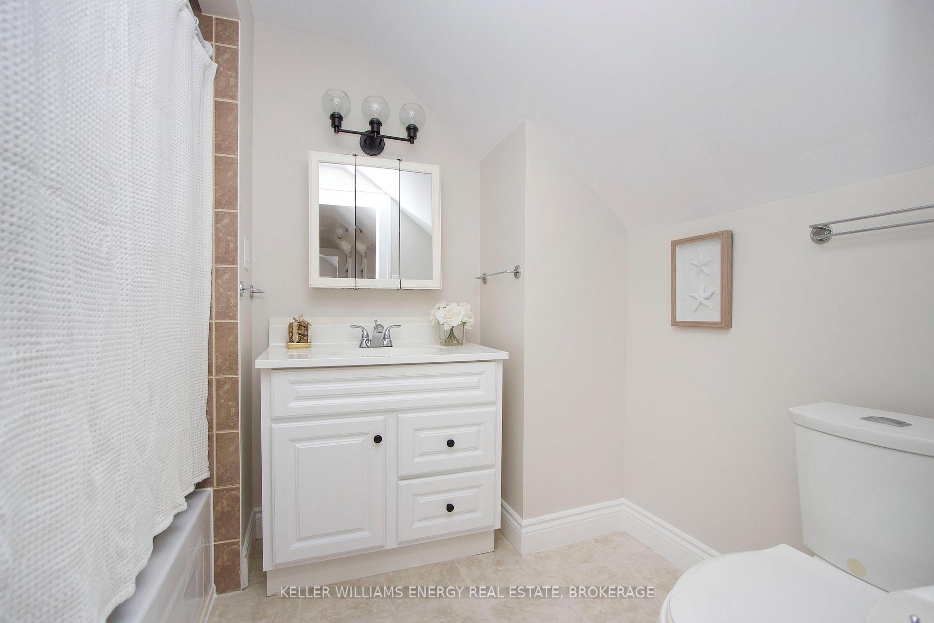 Photo 14 of 894 Robson Street, Oshawa, Lakeview — HOMEH