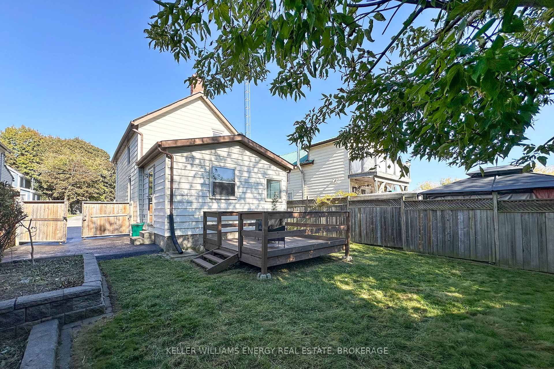 Photo 15 of 894 Robson Street, Oshawa, Lakeview — HOMEH