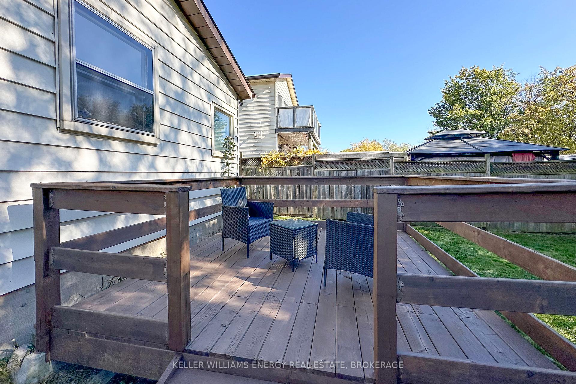 Photo 16 of 894 Robson Street, Oshawa, Lakeview — HOMEH
