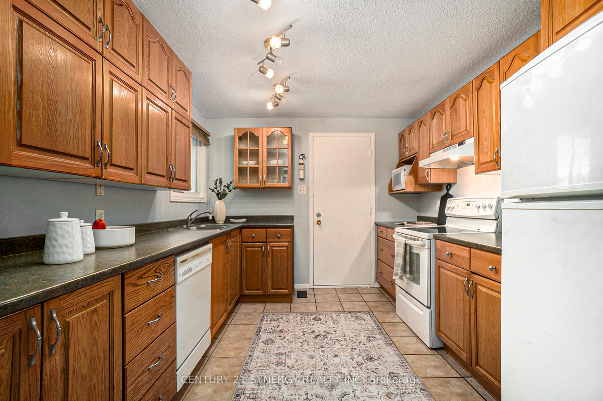 Photo 6 of 2 Berkshire Way, Ottawa, Barrhaven - Pheasant Run — HOMEH
