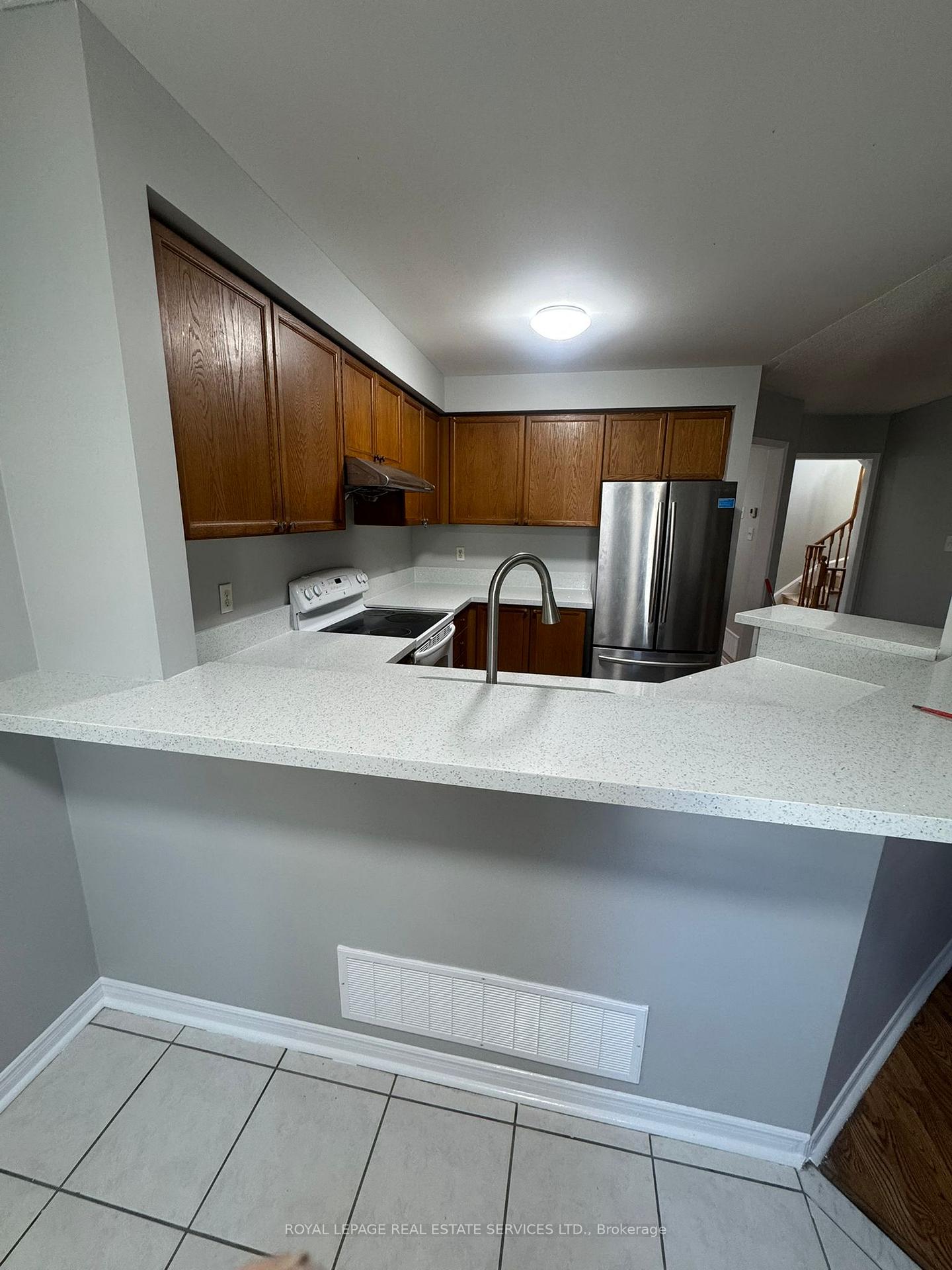 Photo 3 of Unit Upper, 160 Cordgrass Crescent, Brampton, Sandringham-Wellington — HOMEH