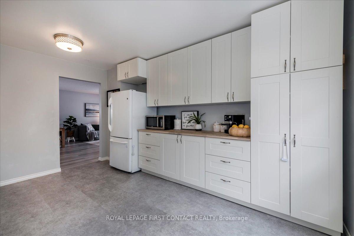 Photo 9 of 68 Draper Crescent, Barrie, Painswick North — HOMEH