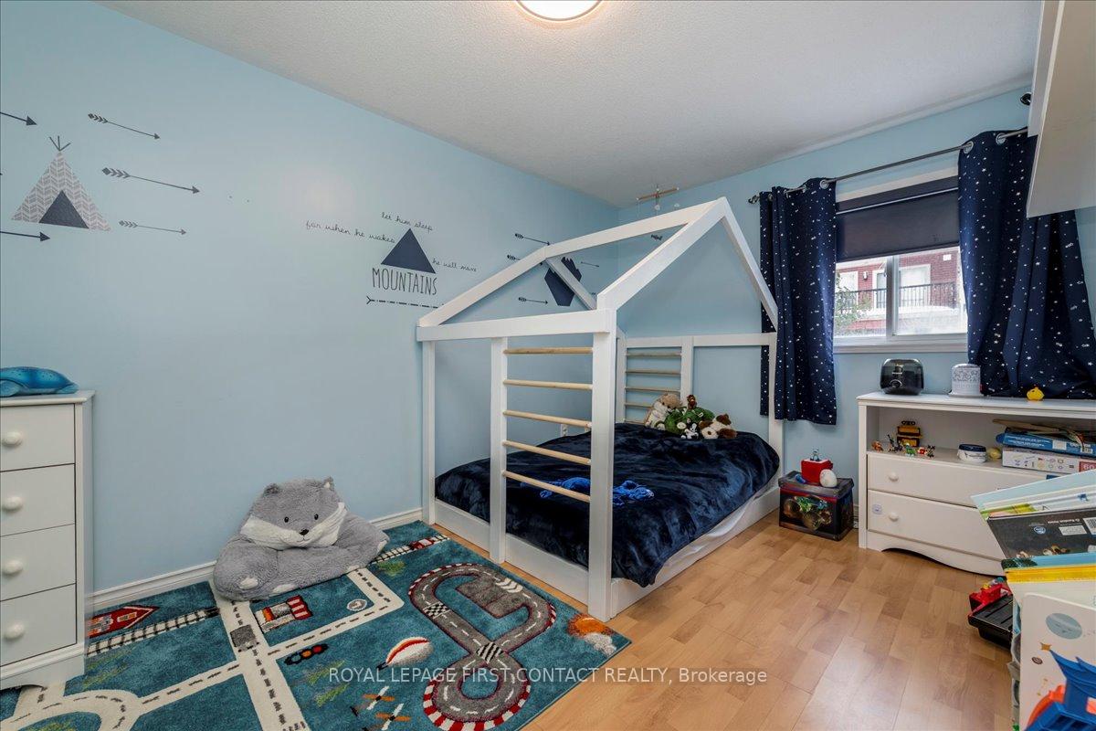 Photo 15 of 68 Draper Crescent, Barrie, Painswick North — HOMEH