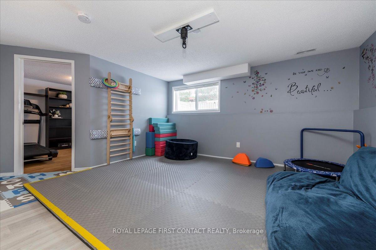 Photo 19 of 68 Draper Crescent, Barrie, Painswick North — HOMEH