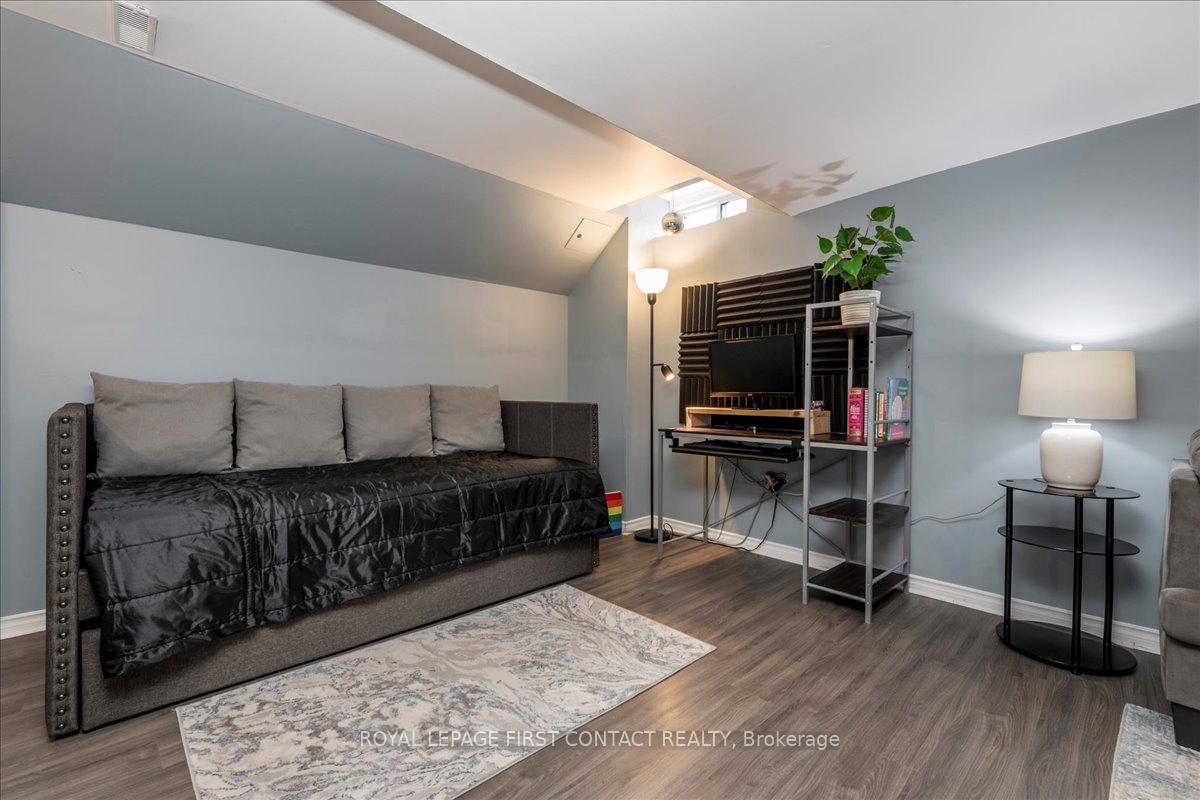 Photo 23 of 68 Draper Crescent, Barrie, Painswick North — HOMEH