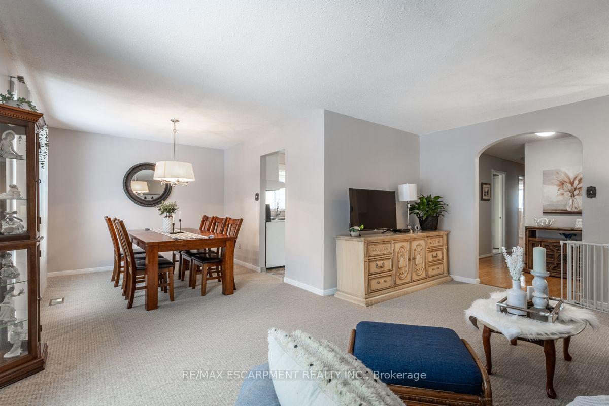 Photo 13 of 984 Easterbrook Avenue, Burlington, Bayview — HOMEH