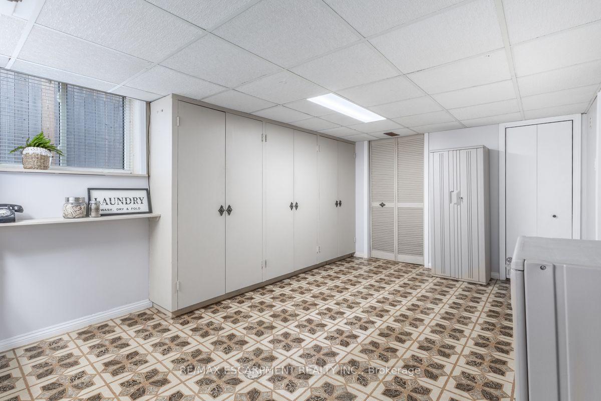 Photo 24 of 984 Easterbrook Avenue, Burlington, Bayview — HOMEH