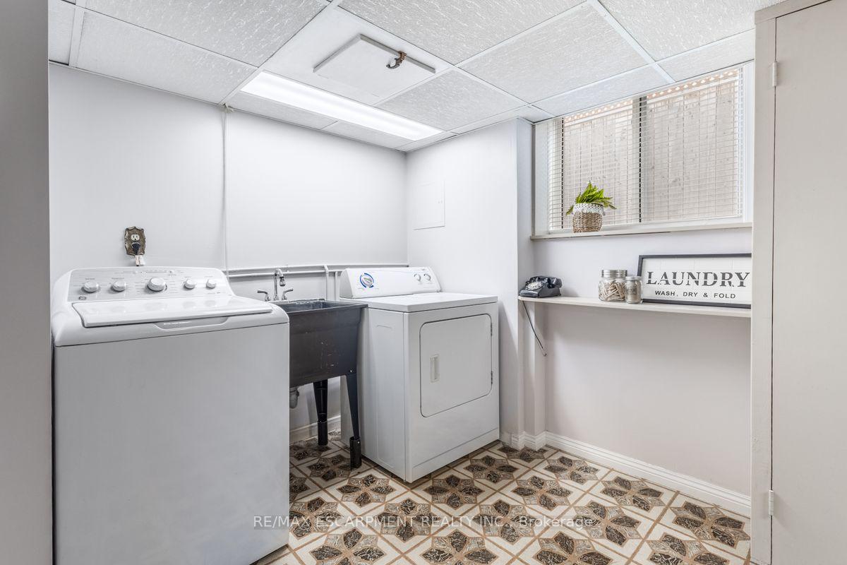 Photo 25 of 984 Easterbrook Avenue, Burlington, Bayview — HOMEH