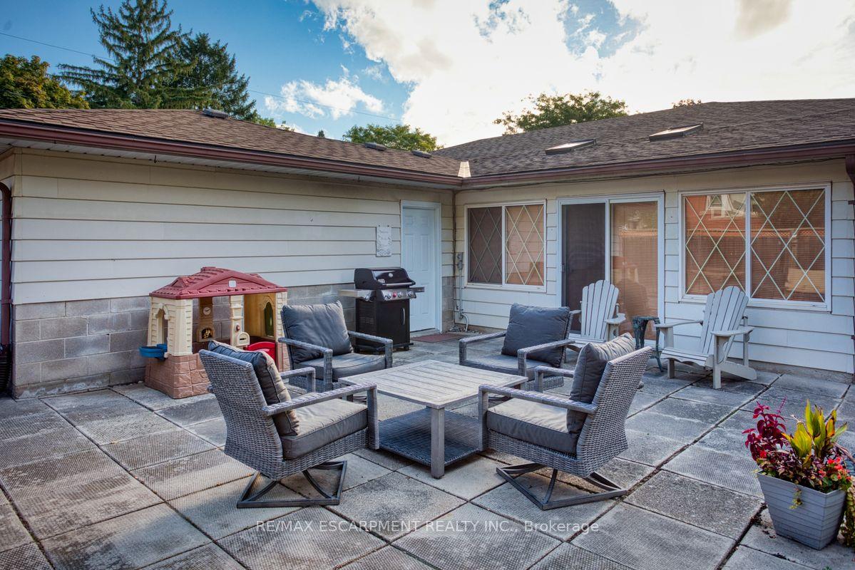 Photo 33 of 984 Easterbrook Avenue, Burlington, Bayview — HOMEH