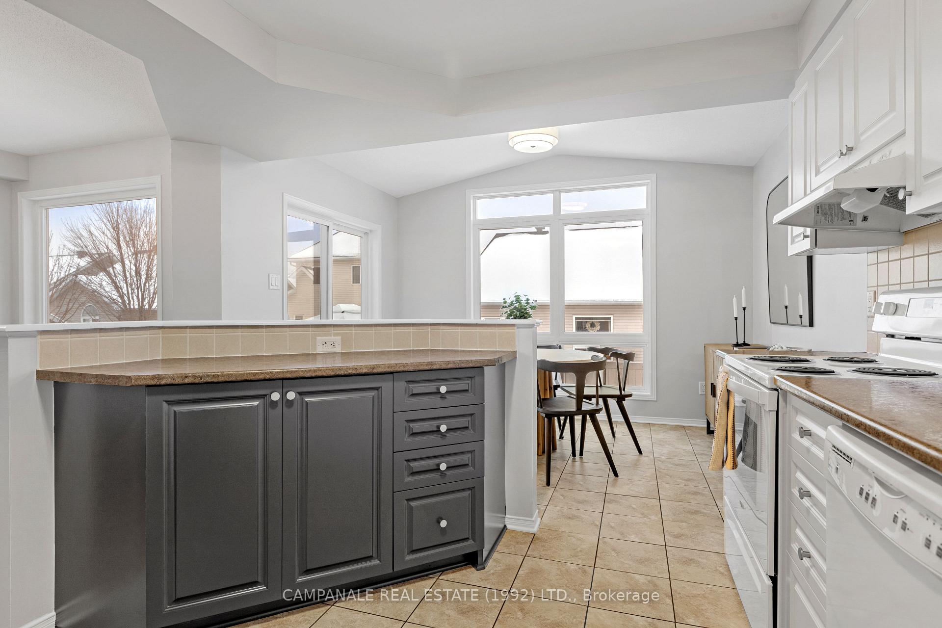 Photo 9 of 94 Wolff Crescent, Arnprior — HOMEH