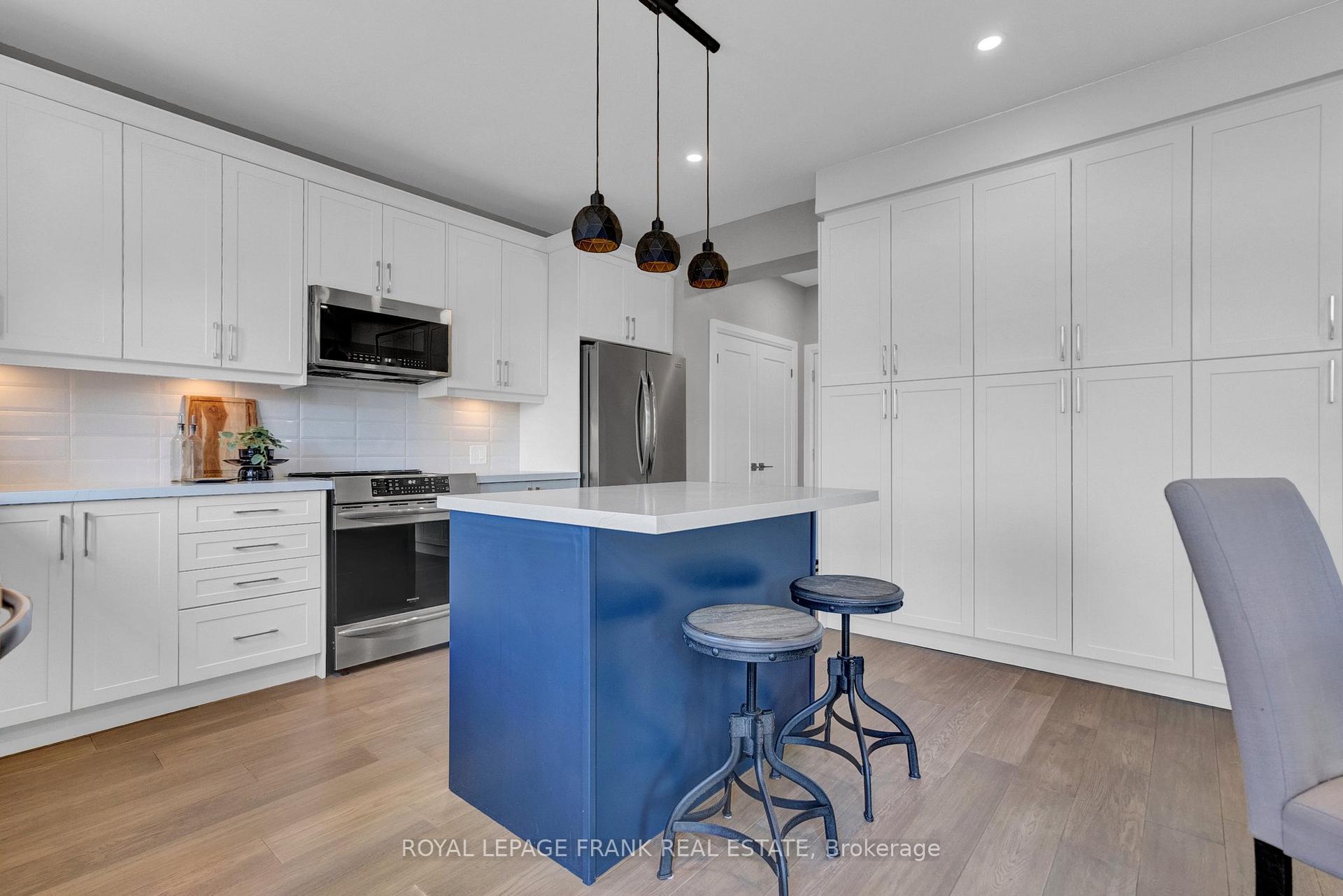Photo 10 of 628 Capilano Crescent, Oshawa, Donevan — HOMEH