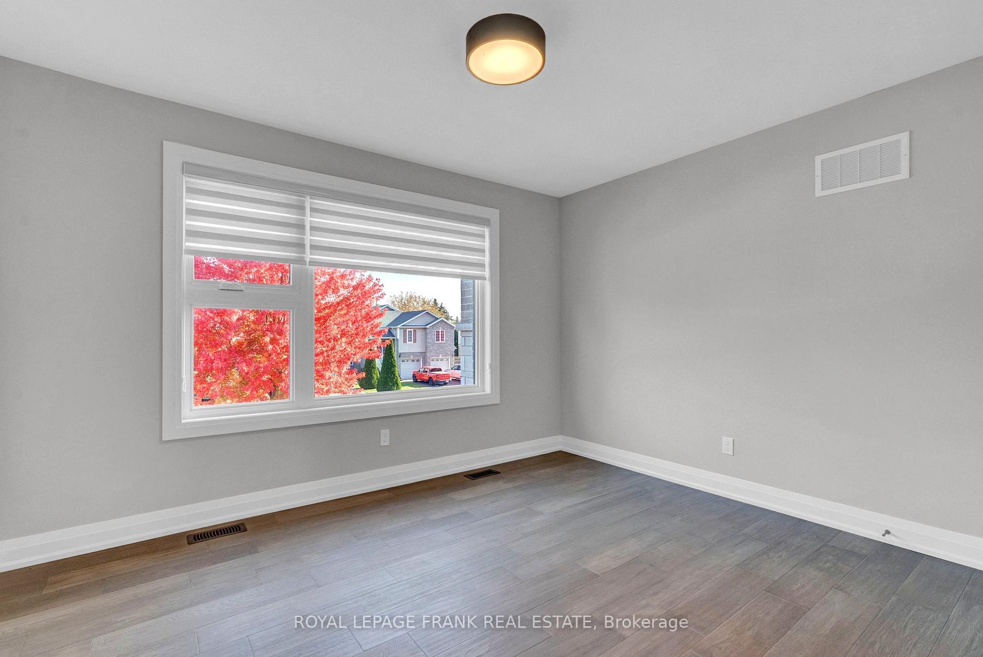 Photo 26 of 628 Capilano Crescent, Oshawa, Donevan — HOMEH