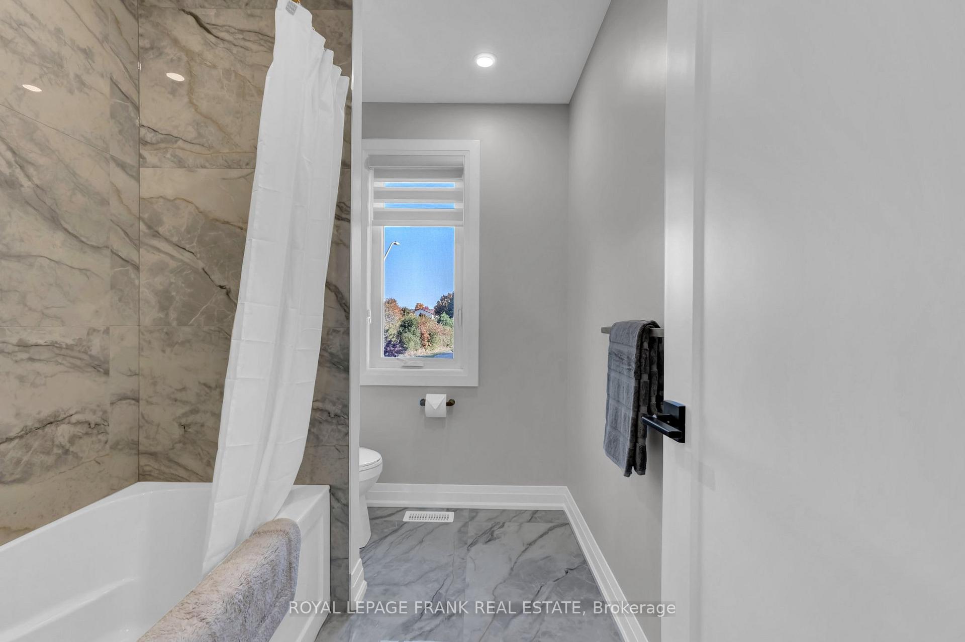 Photo 29 of 628 Capilano Crescent, Oshawa, Donevan — HOMEH