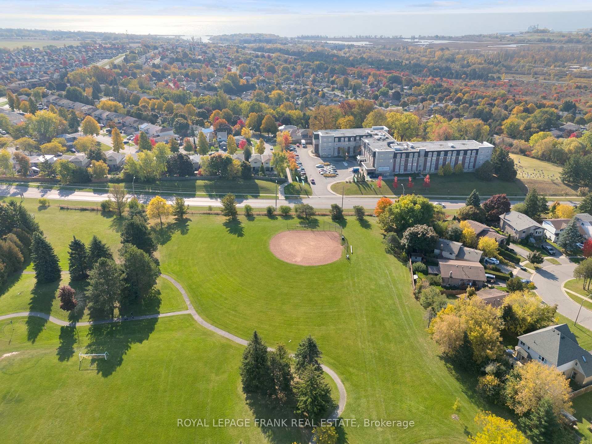 Photo 38 of 628 Capilano Crescent, Oshawa, Donevan — HOMEH