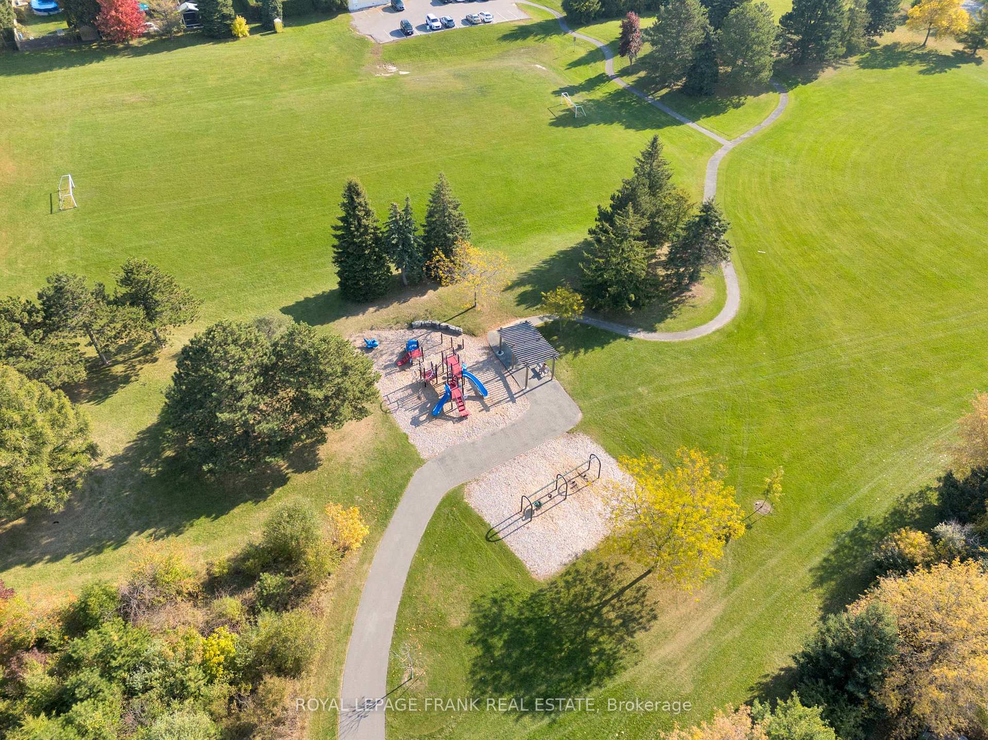 Photo 39 of 628 Capilano Crescent, Oshawa, Donevan — HOMEH