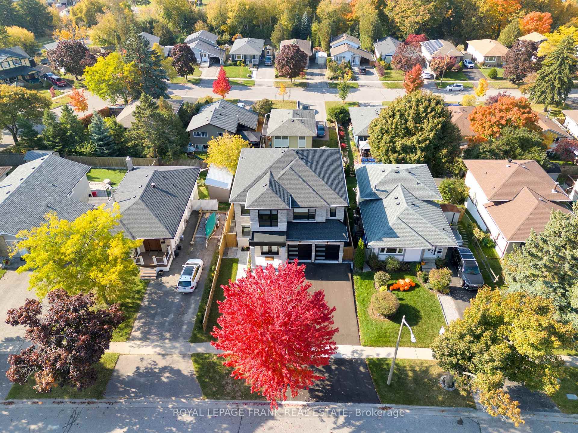 Photo 40 of 628 Capilano Crescent, Oshawa, Donevan — HOMEH