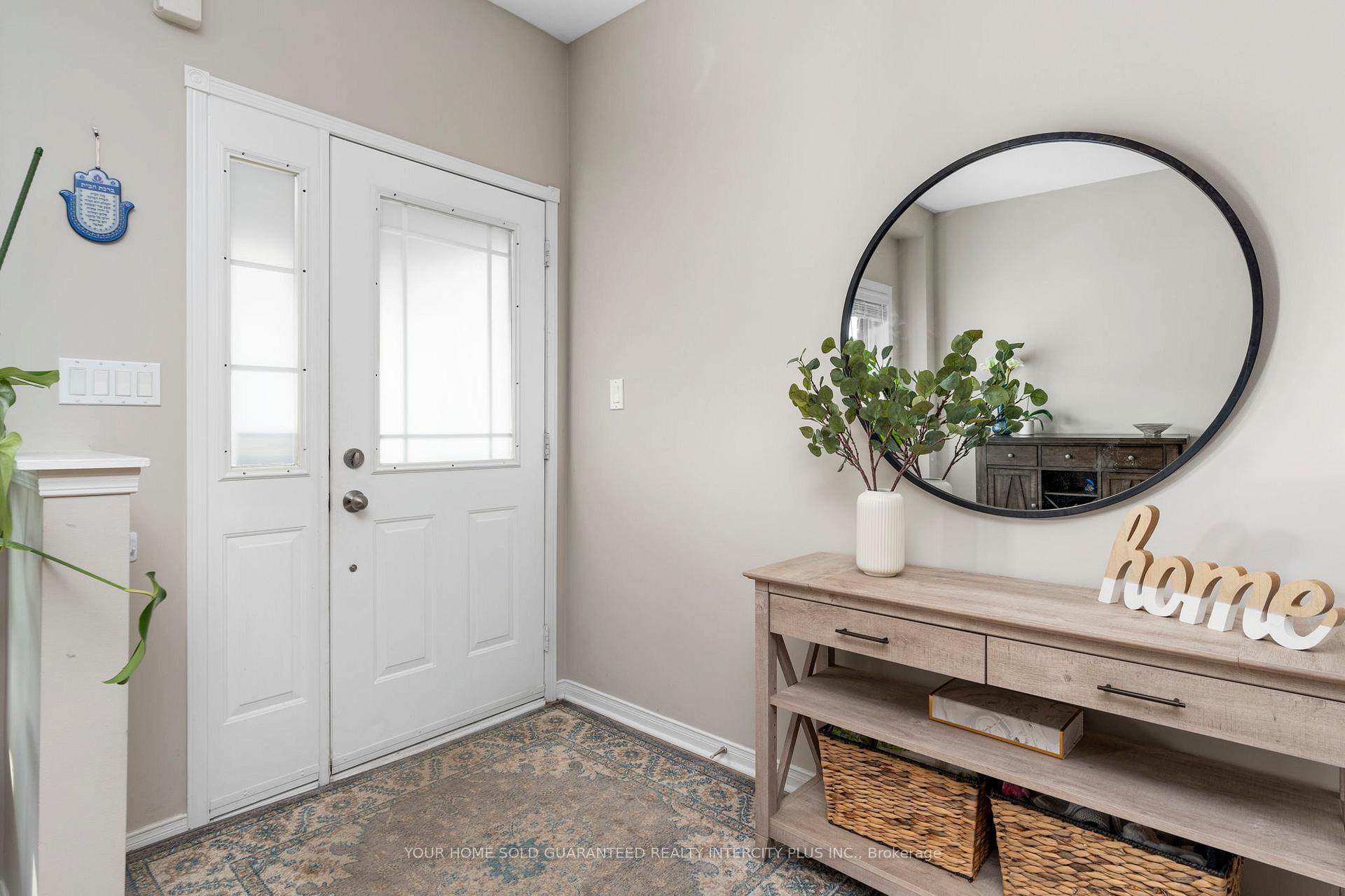 Photo 5 of 19 Vandervoort Drive, Richmond Hill, Jefferson — HOMEH