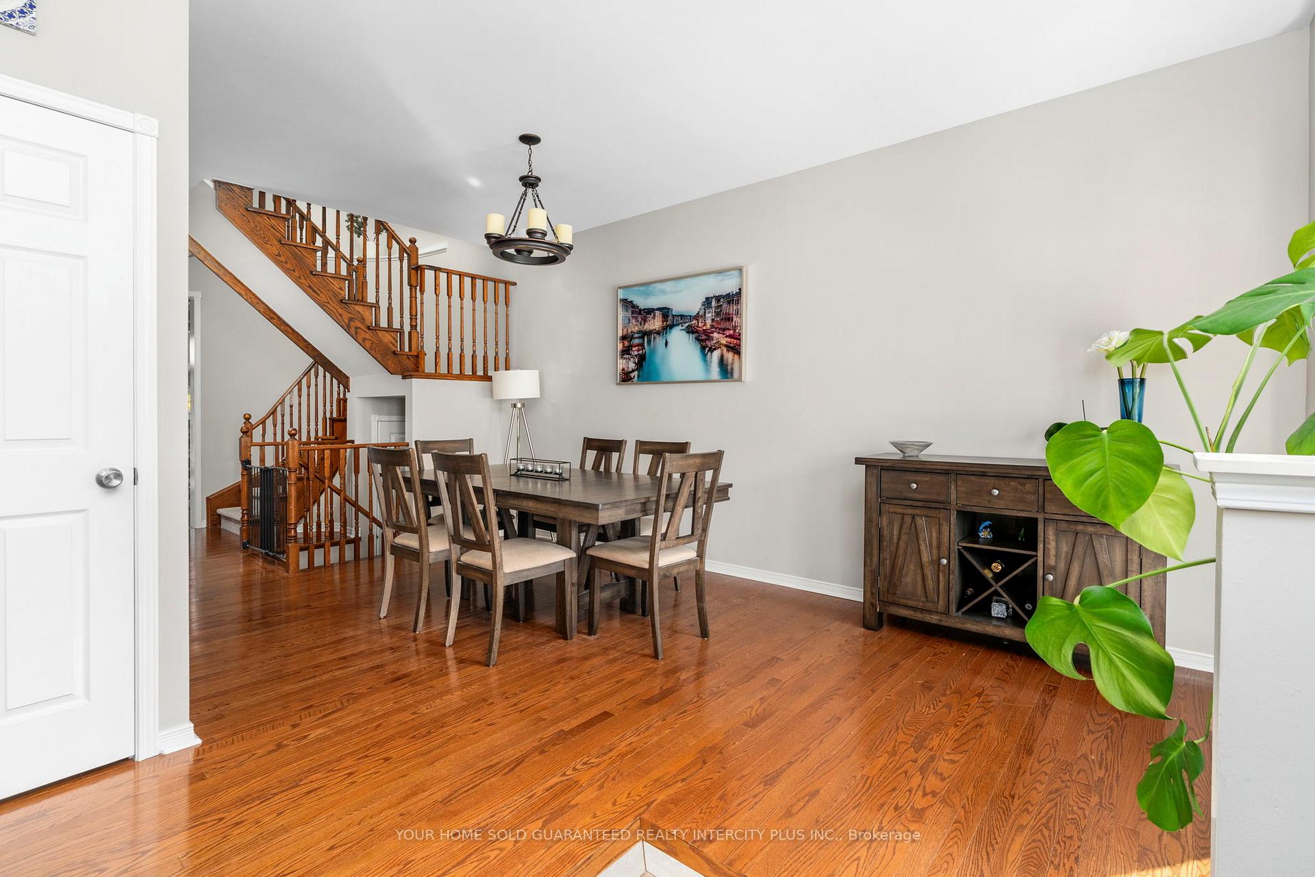Photo 6 of 19 Vandervoort Drive, Richmond Hill, Jefferson — HOMEH