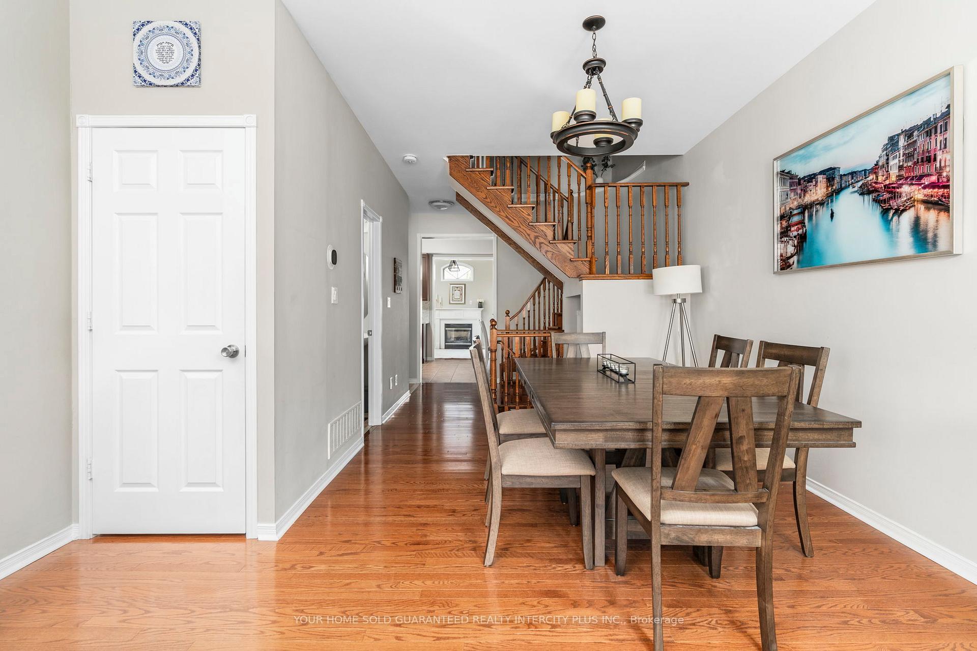 Photo 7 of 19 Vandervoort Drive, Richmond Hill, Jefferson — HOMEH