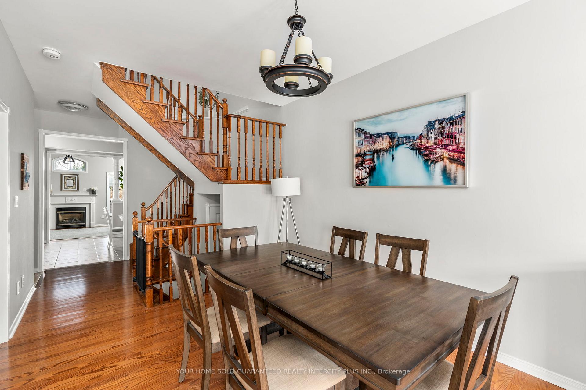 Photo 8 of 19 Vandervoort Drive, Richmond Hill, Jefferson — HOMEH