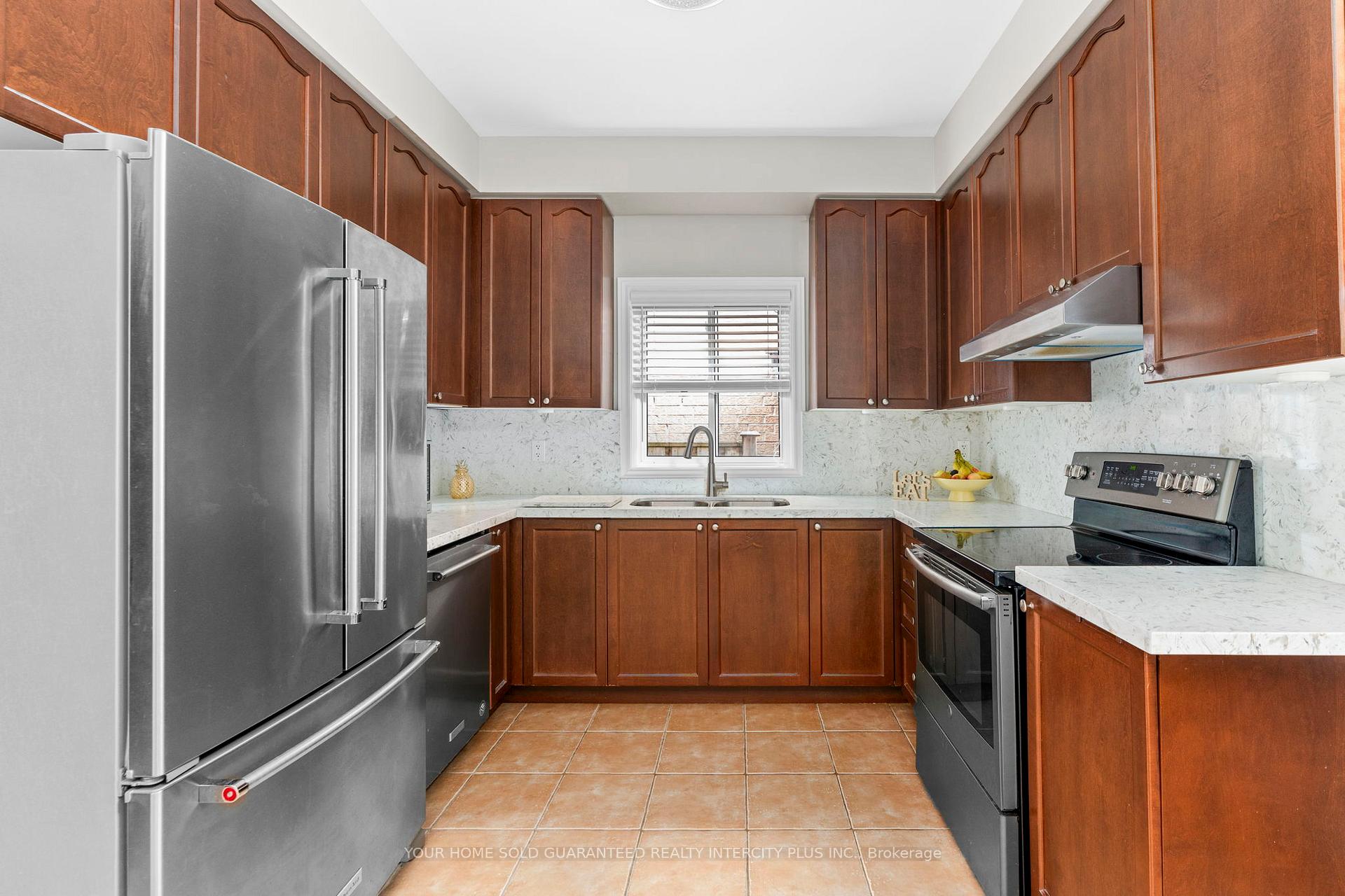 Photo 13 of 19 Vandervoort Drive, Richmond Hill, Jefferson — HOMEH