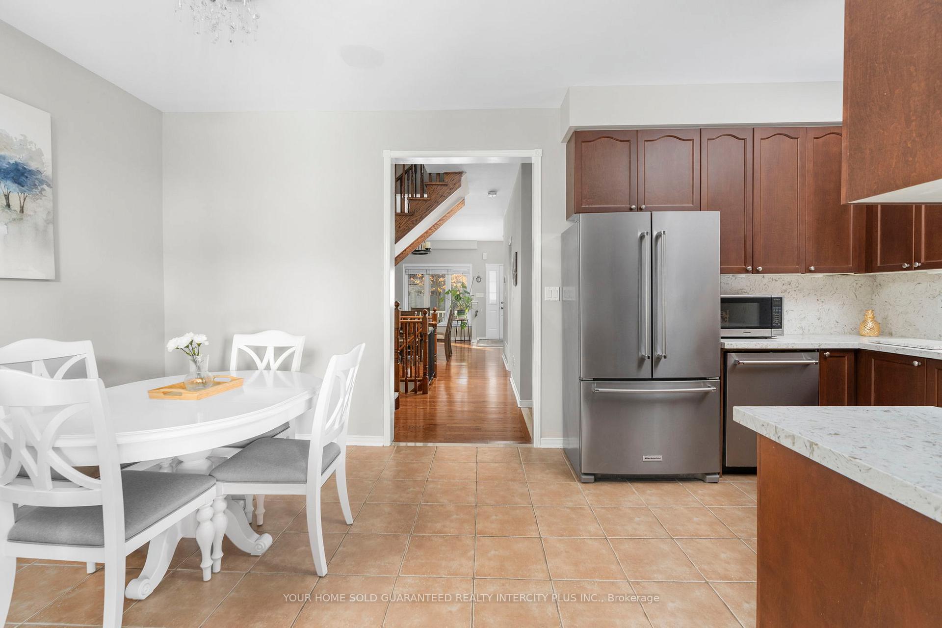 Photo 17 of 19 Vandervoort Drive, Richmond Hill, Jefferson — HOMEH