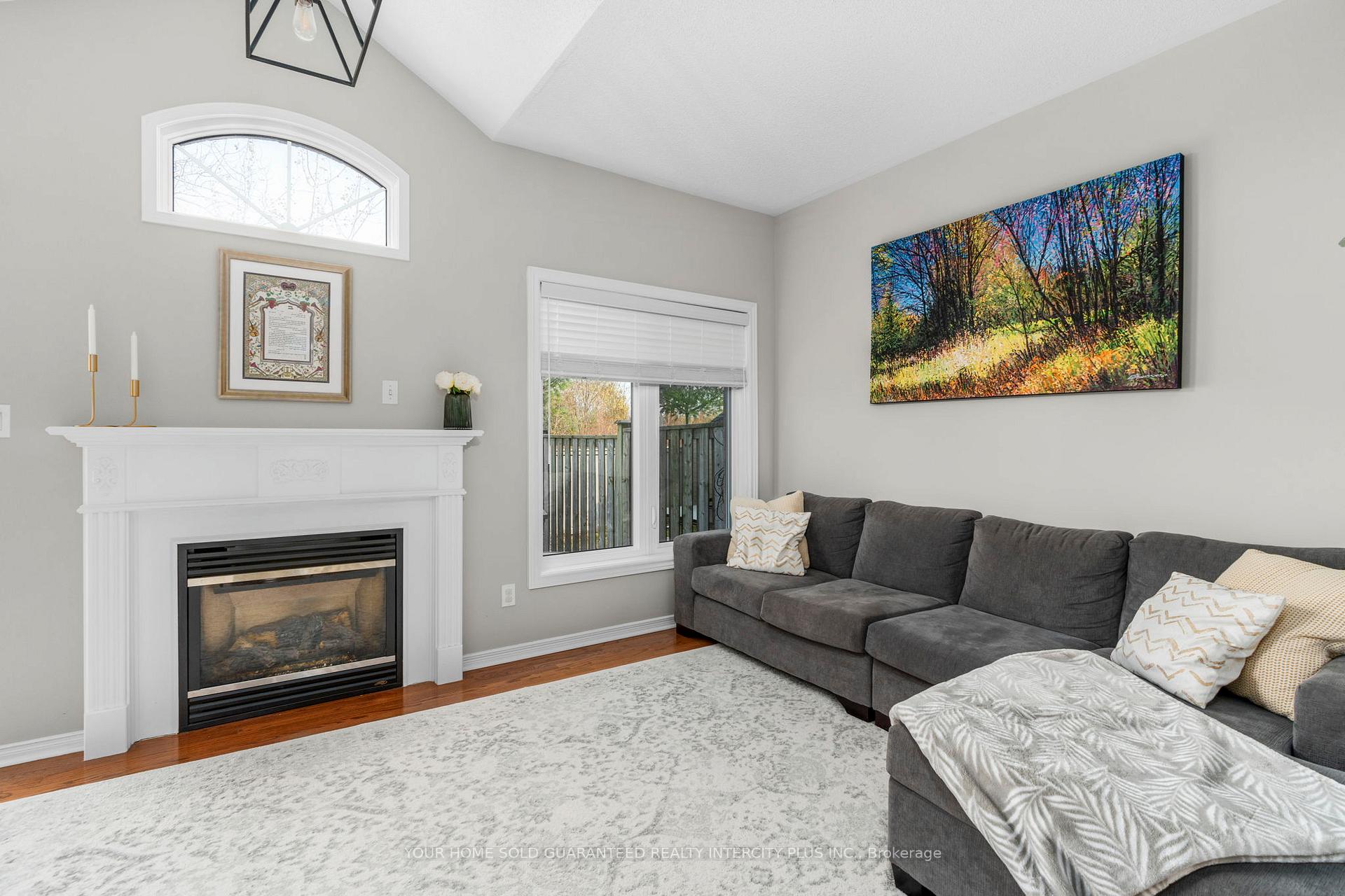 Photo 20 of 19 Vandervoort Drive, Richmond Hill, Jefferson — HOMEH