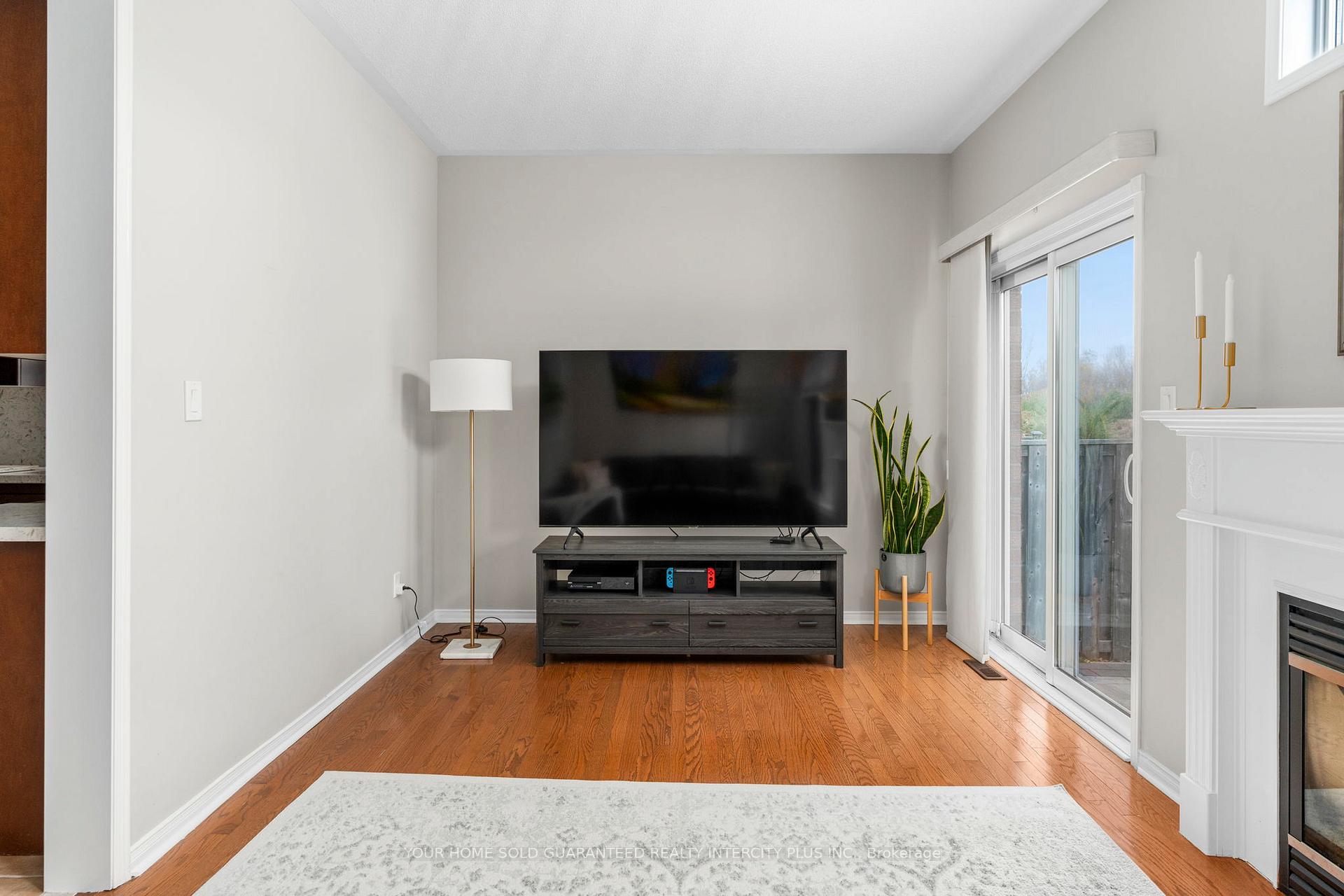 Photo 22 of 19 Vandervoort Drive, Richmond Hill, Jefferson — HOMEH