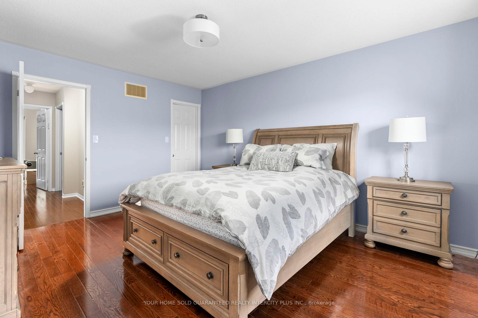 Photo 23 of 19 Vandervoort Drive, Richmond Hill, Jefferson — HOMEH