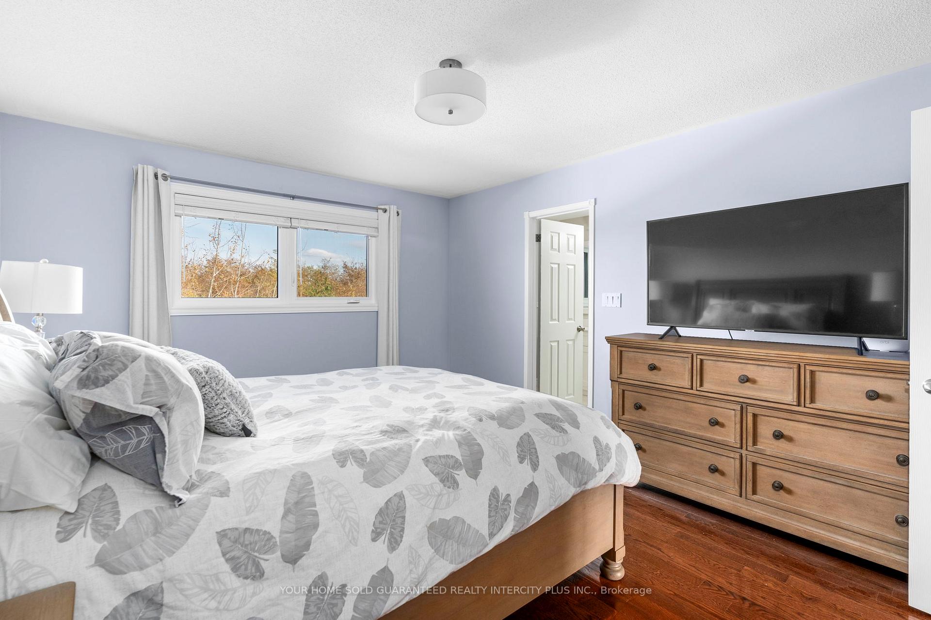 Photo 24 of 19 Vandervoort Drive, Richmond Hill, Jefferson — HOMEH