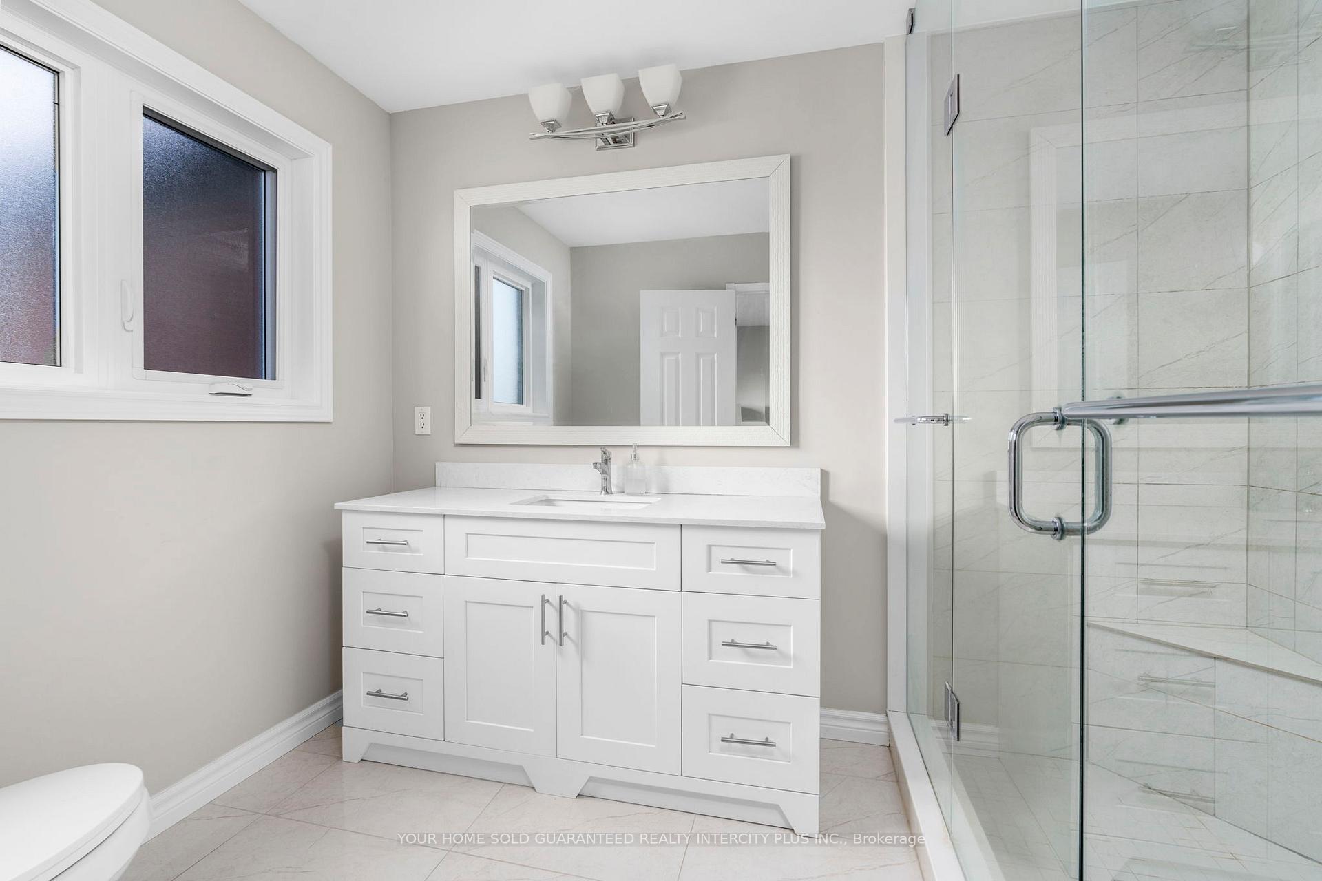Photo 25 of 19 Vandervoort Drive, Richmond Hill, Jefferson — HOMEH